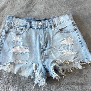 light wash jean shorts size 00